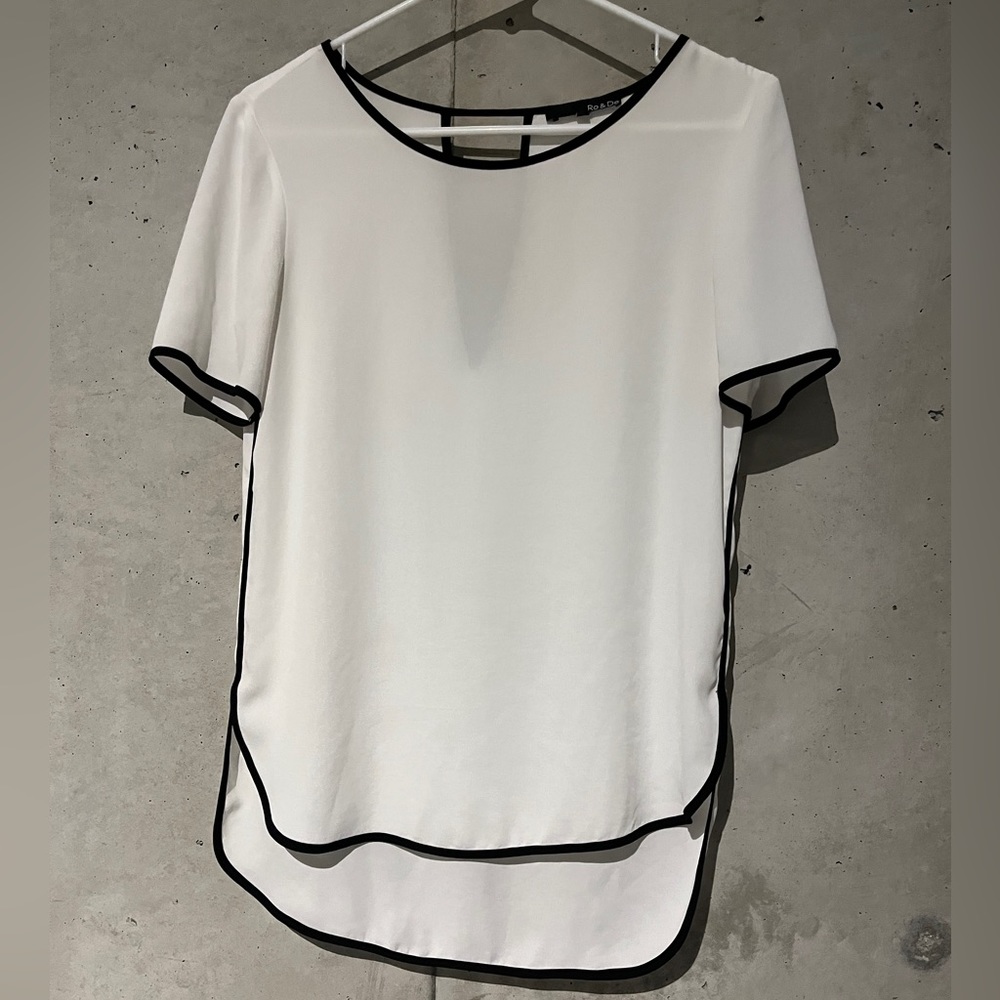 Roe & De for Nordstrom 2-Tier White Blouse with Black Edges